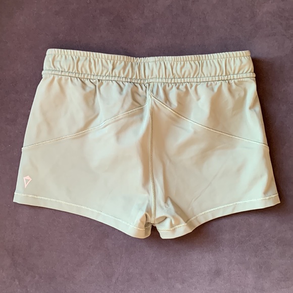 Ivivva Girls Shorts - Picture 2 of 3